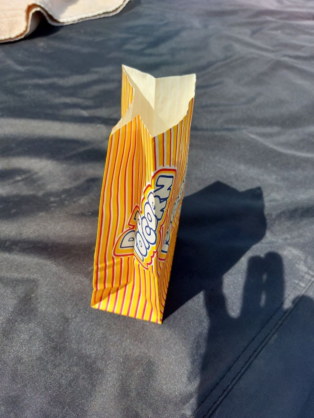 Cucine complete: Popcorntüte Papier – Nuovo e nell'imballaggio originale da Ottikon venduto da nag-champa77 2
