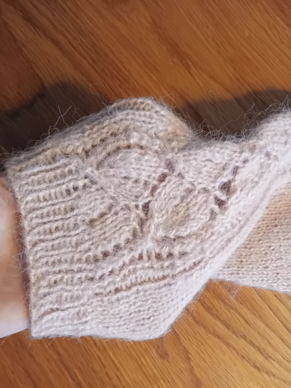 Maglioni & Felpe: Katia Soft Gratté Pullover, handgestrickt, Grösse 36-38 – Nuovo e nell'imballaggio originale da Burgdorf venduto da carodesign1 2