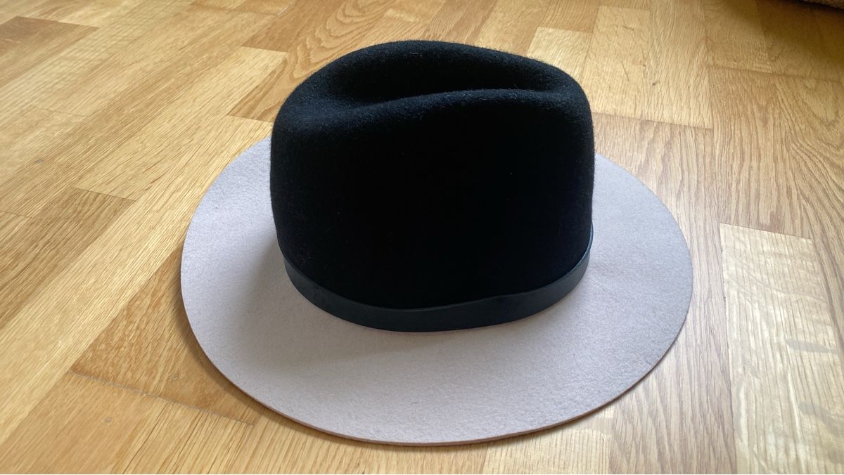 Hüte, Mützen & Caps: Eleganter Hut aus 100% Wolle – Gebraucht aus Burgdorf von allesolivia