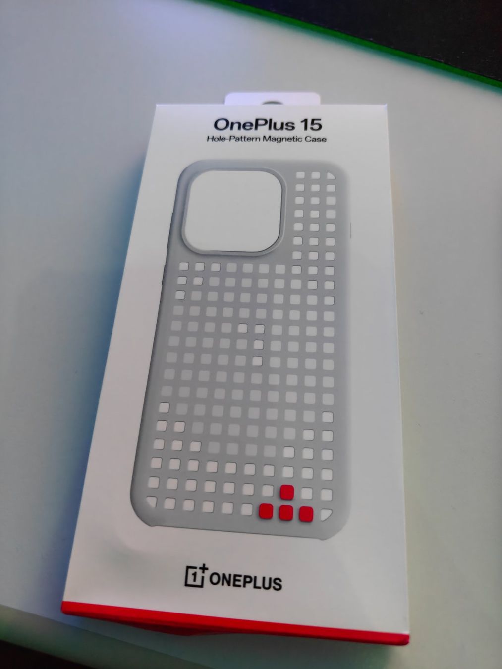 OnePlus Cover & Protezioni schermo: OnePlus 15 Hole-Pattern Magnetic Case – Nuovo (secondo la descrizione) da Bettwil venduto da benzill 2