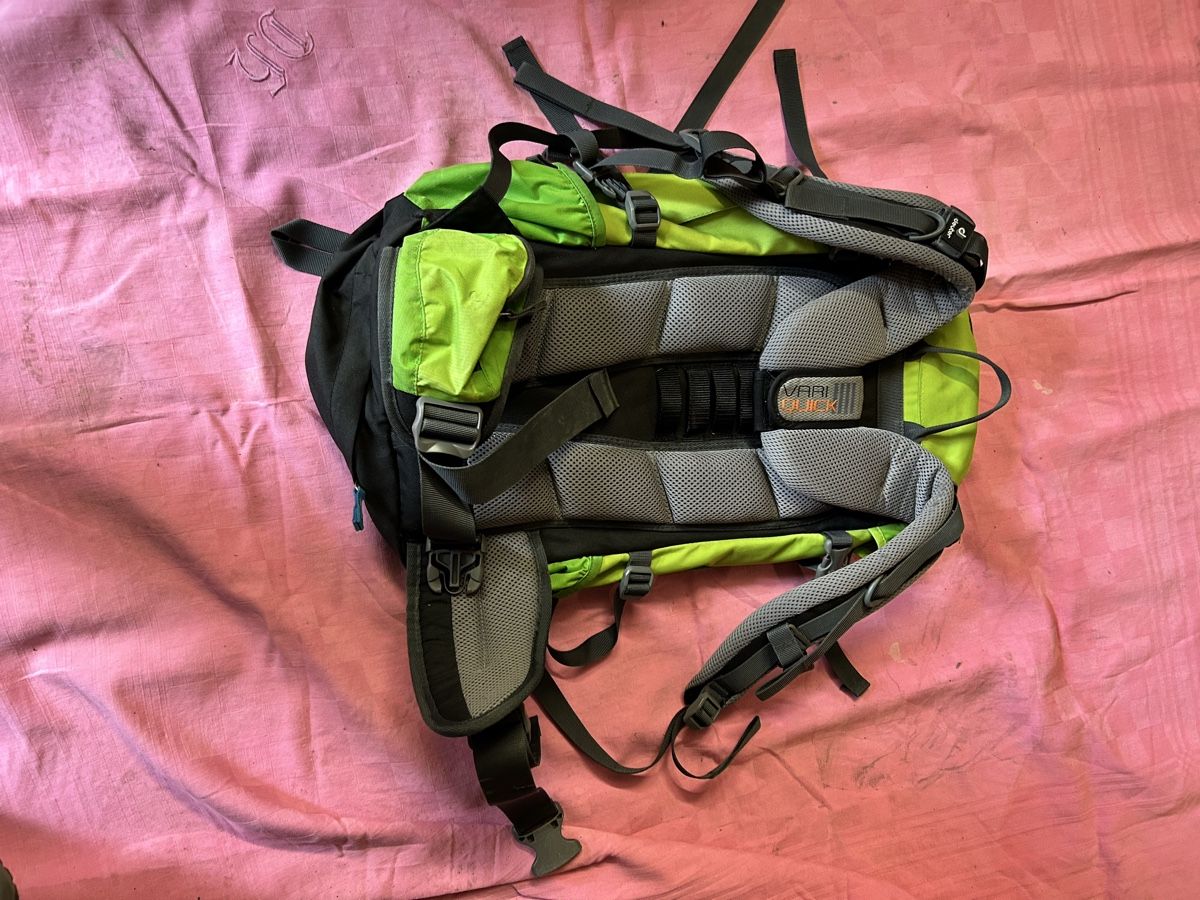Deuter Rucksäcke: Rucksack Deuter Fox 30 grün gebraucht – Gebraucht aus Bremgarten b. Bern von Thermes 3