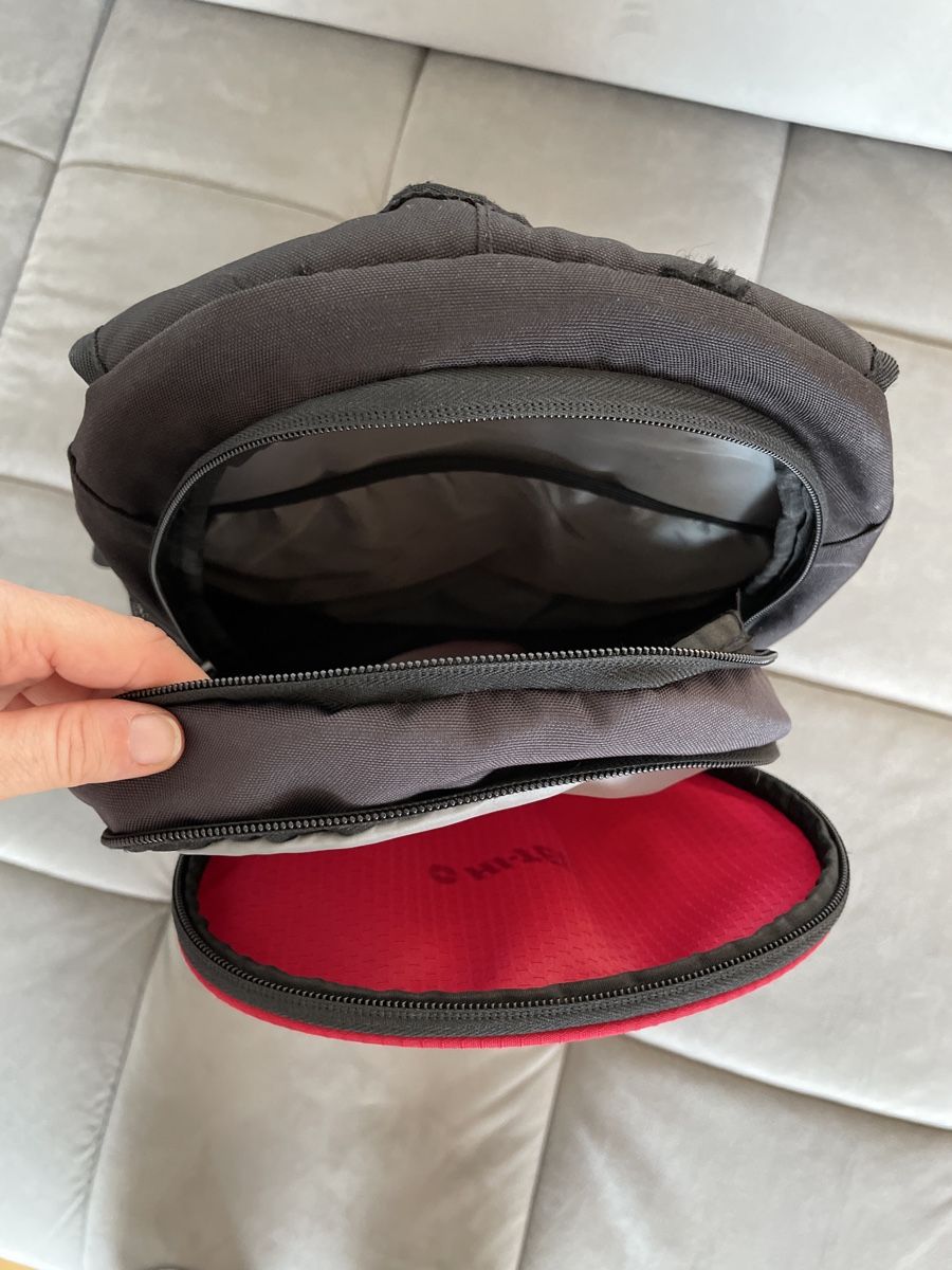 Hi-Tec Zaini: Hi-Tec (Tages-) Rucksack – Usato da Neuhausen venduto da kak_5bnw 1