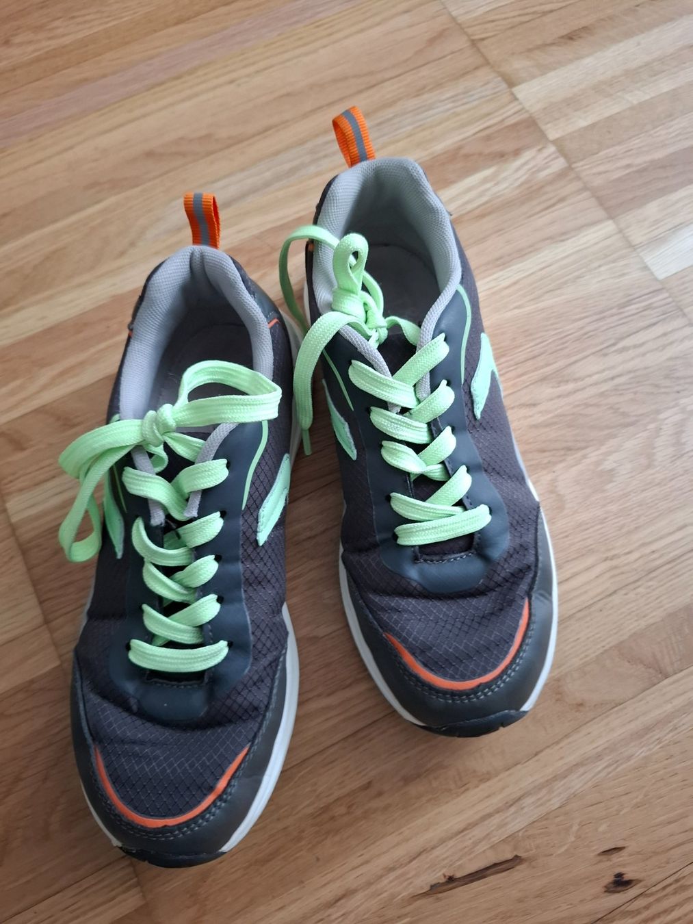 Scarpe da uomo: Sportschuhe gr.36 – Usato da Zürich venduto da zhch15 1