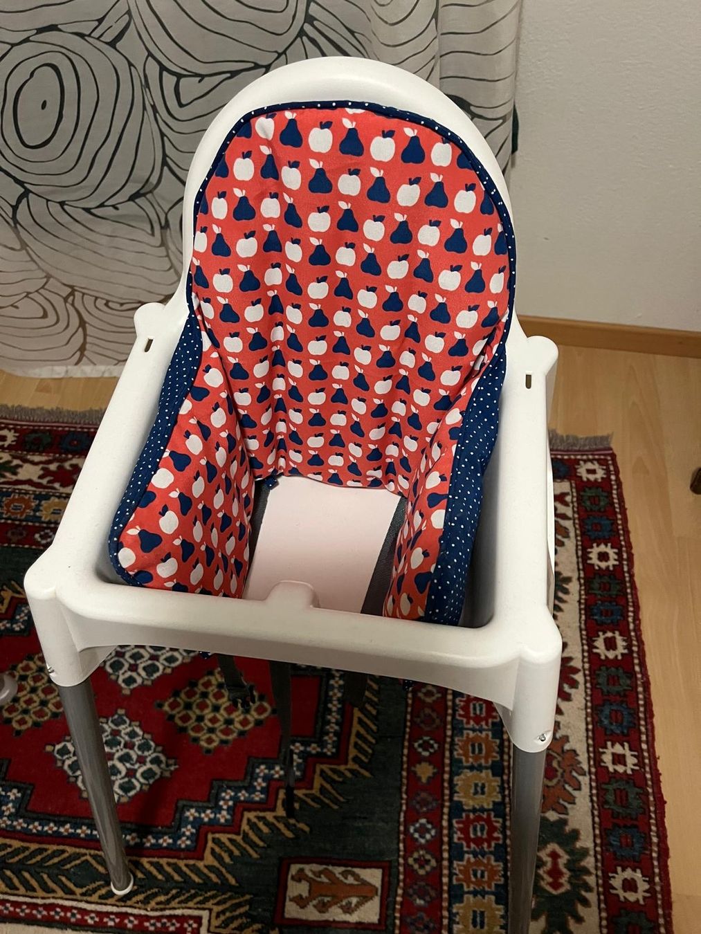 Ikea Seggioloni: IKEA Hochstuhl neuwertig – Usato da Rotkreuz venduto da Coolsims5 1