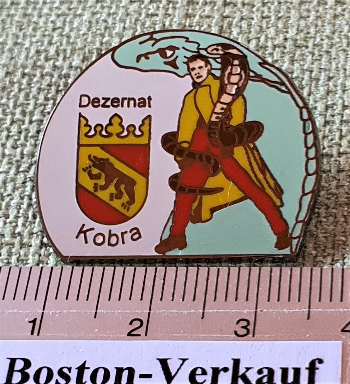 Placchette & Badge: E262 - Pin Polizei Dezernat Kobra Bern – Usato da Reinach BL venduto da Boston-Verkauf 1
