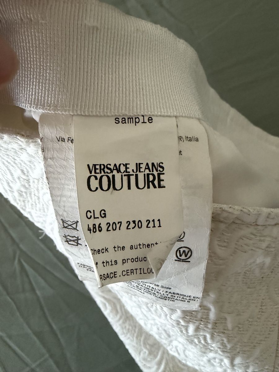 Versace Hosen:  Versace Jeans Couture White Shorts – Gebraucht aus Horgen von Elizhadz 6