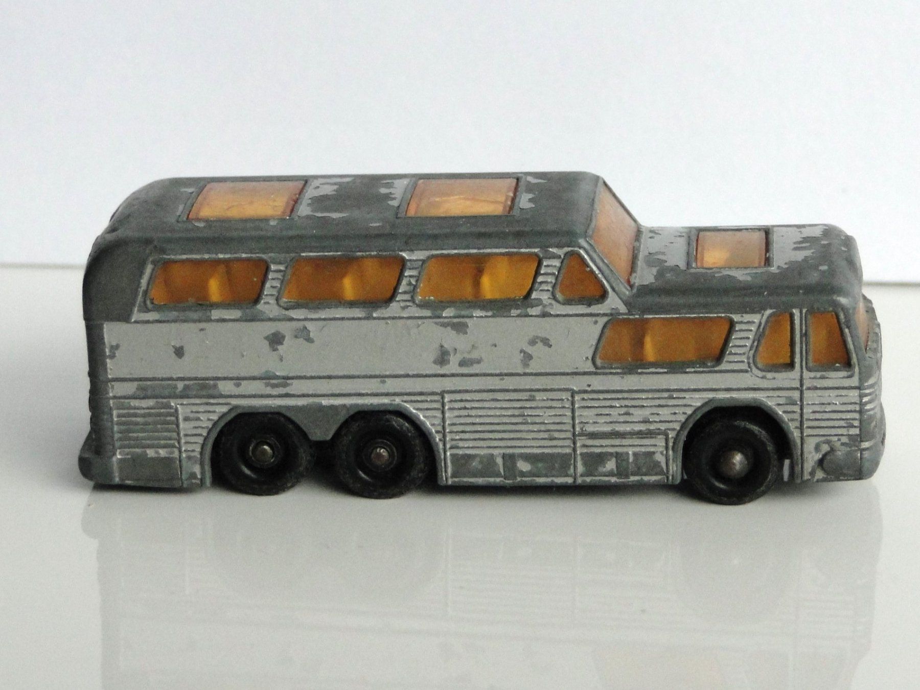 Matchbox Modellini d'auto: MATCHBOX LESNEY - Greyhound Coach Nr. 66 – Usato da Killwangen venduto da cyrano56 3