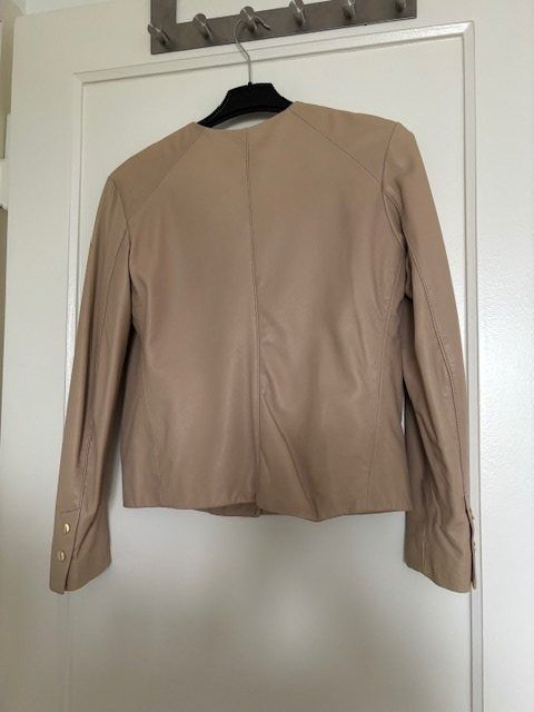 Mango Jacken: Veste en cuir véritable beige, neuve – Neu und originalverpackt aus Biel/Bienne von almercaa 2