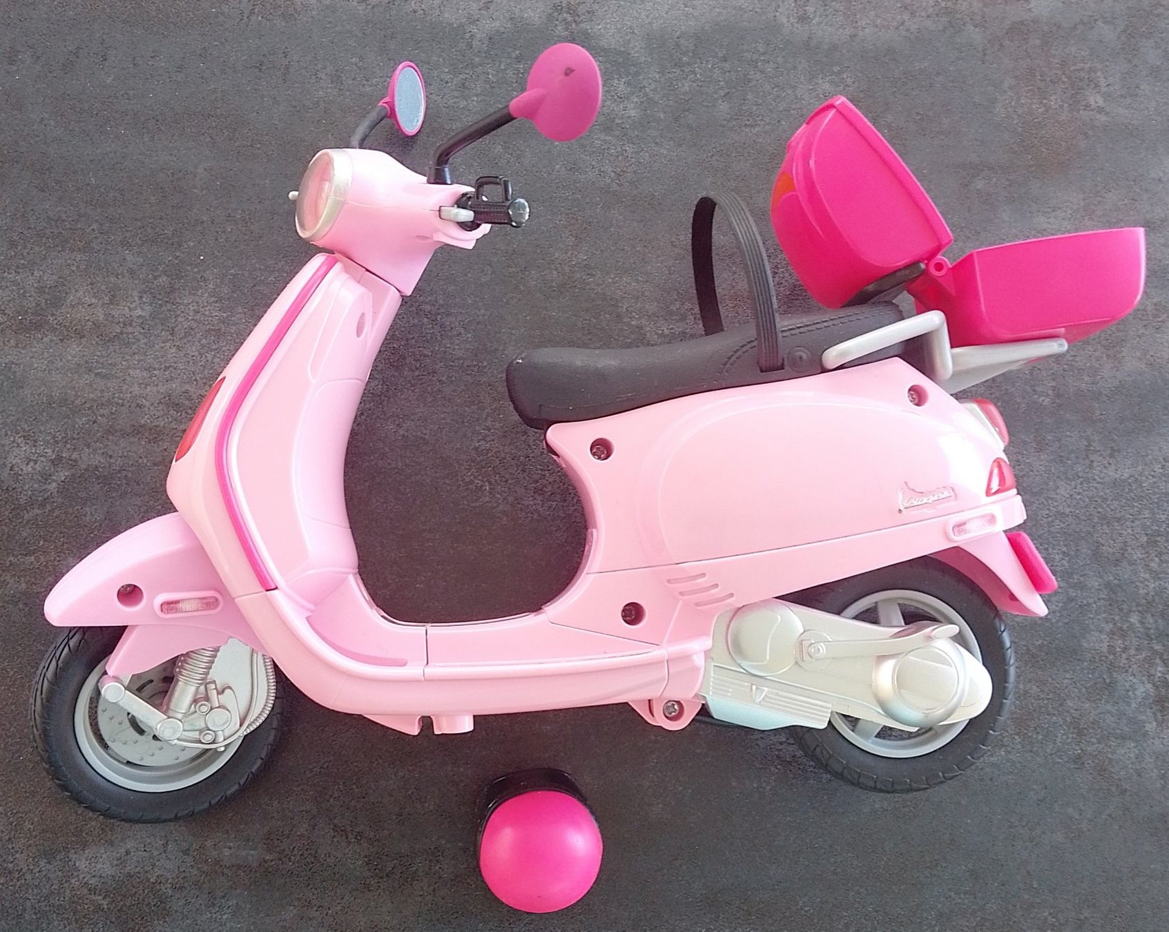 Puppen: Mattel Barbie Roller Vespa pink – Gebraucht aus Wohlen AG von salamanderspielwaren