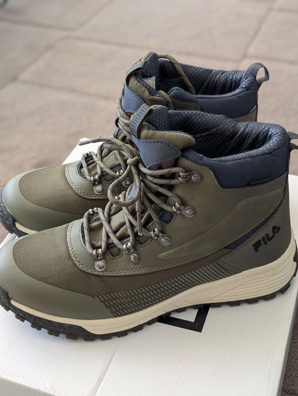 Fila Scarpe da uomo: FILA HIKEBOOSTER mid Gr. 40, Winterschule Wanderschuhe – Nuovo e nell'imballaggio originale da Rotkreuz venduto da igor7380