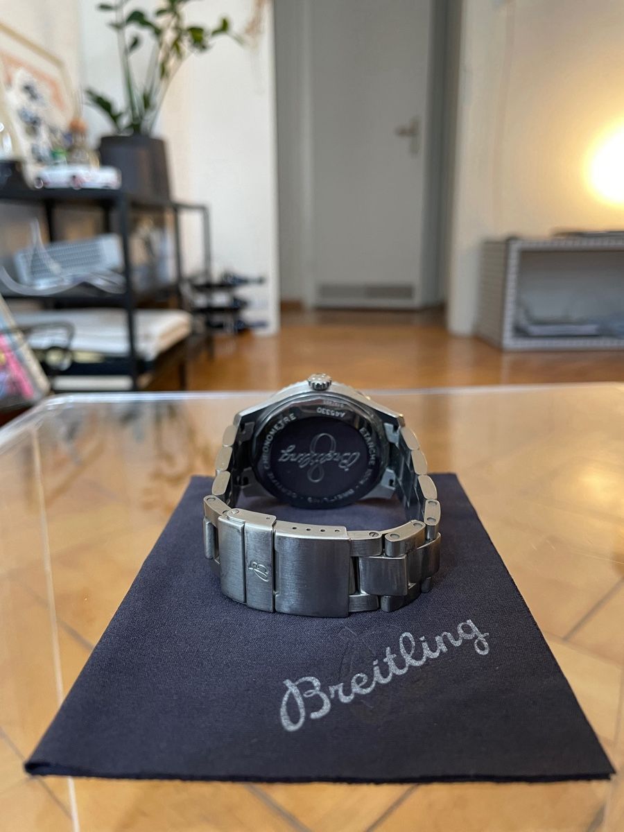 Breitling Uhren: Breitling Navitimer 8 Day & Date - Schwarz - Revision 2023 – Gebraucht aus Zürich von peeroox 2
