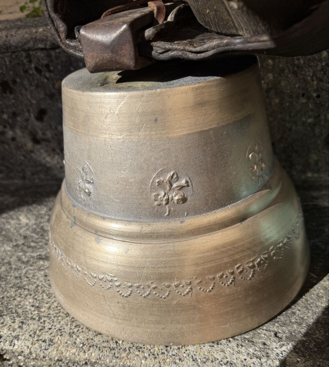Glocken & Treicheln: Cloche de vache – Gebraucht aus Frinvillier von Samsara77 4