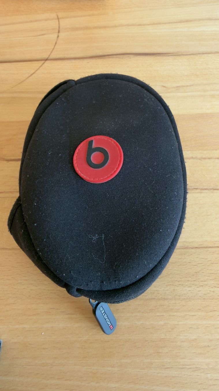 Cover & Protezioni schermo: Beat Kopfhörer Hülle – Usato da Zürich venduto da Miweig
