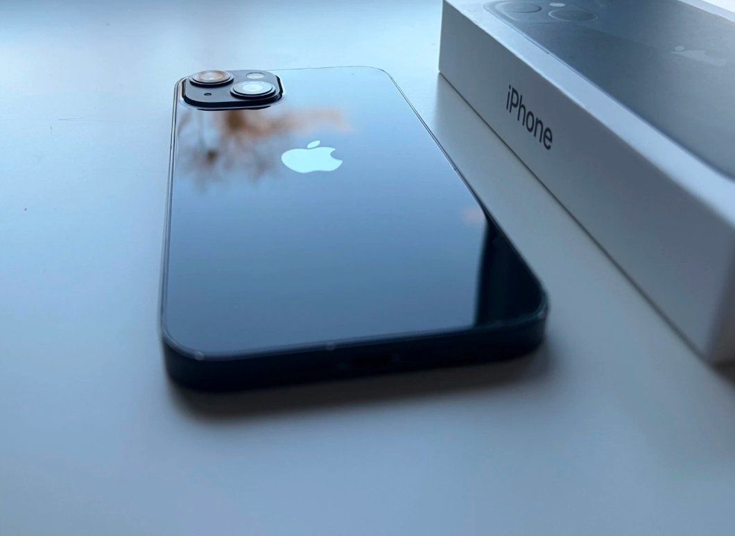 Apple Handys / Smartphones: iPhone 13 (256GB) Akku 98% – Gebraucht aus Luzern von Waince786 4