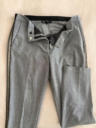 Pantalon Zara gris à bandes latérales, élégant