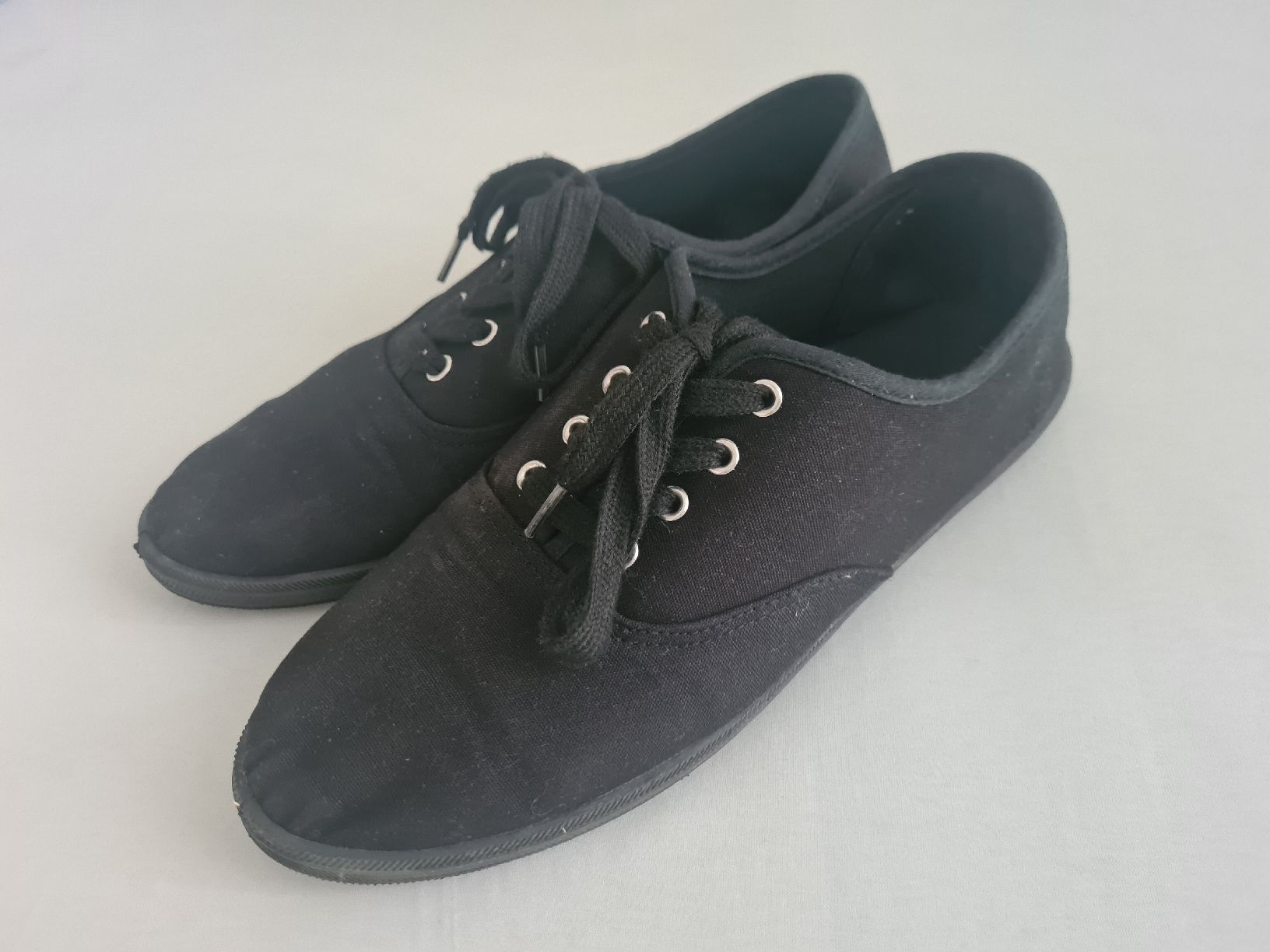 Anna Field Damenschuhe: Anna Field  Freizeitschuh Stoff zum Binden Schwarz Gr. 40 – Gebraucht aus Steinen von turbogeiss99 1