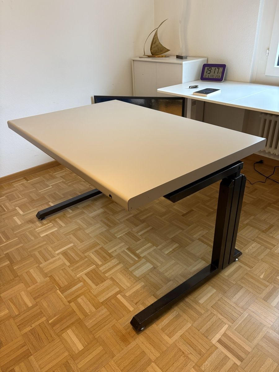 Scrivanie: Verstellbarer Schreibtisch/ Bürotisch – Usato da Zürich venduto da sim_zdl5