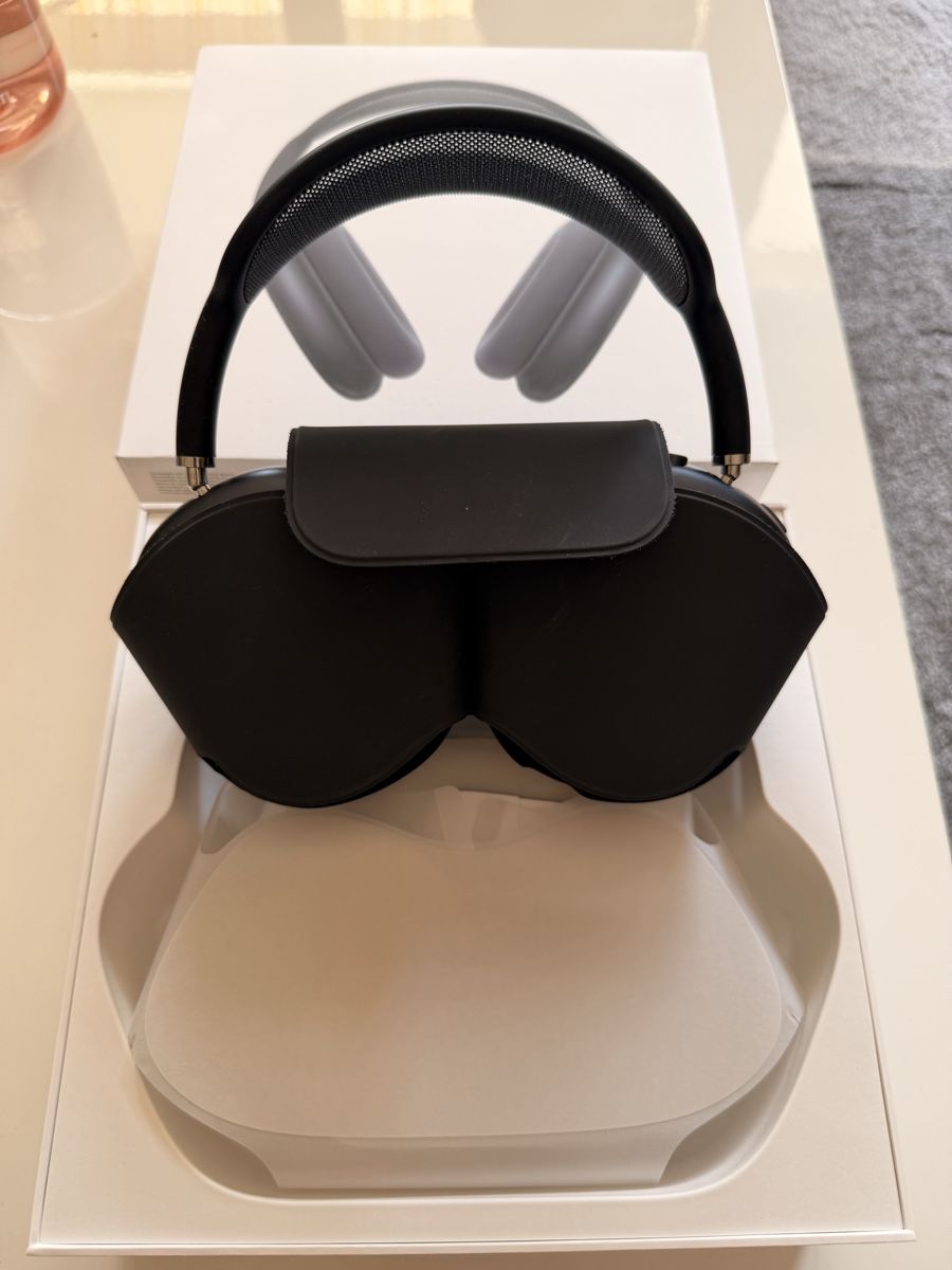 Apple Cuffie: AirPods Max 2024 usb-c midnight – Usato da Sion venduto da Johan8899