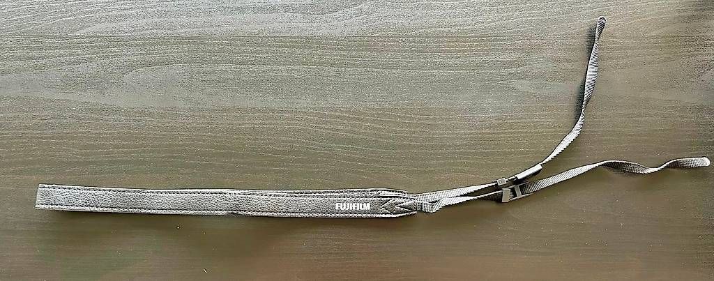 Altri Accessori: Cullmann Kamera-Handschlaufe aus Leder  neu – Usato da Zürich venduto da chi_mf67