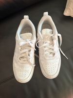 Weisse Nike Schuhe - ideal für den Sommer, Grösse 40