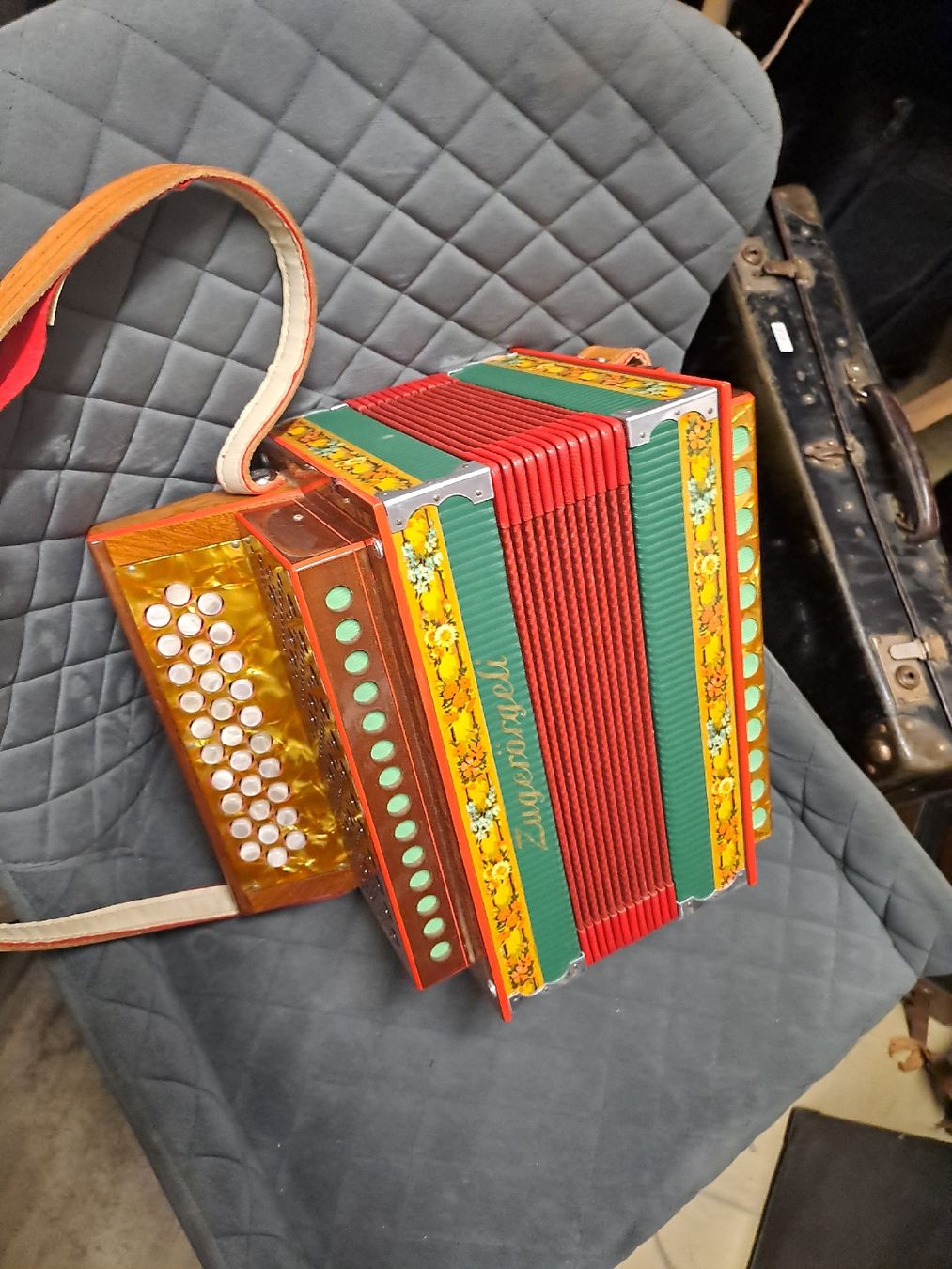 Instruments de musique: 2.chorig top orgeli – D'occasion à Villeneuve par BibiVintage 3