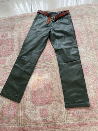Coole Lederhose in Olivgrün - Grösse 40 Herbst Trend!