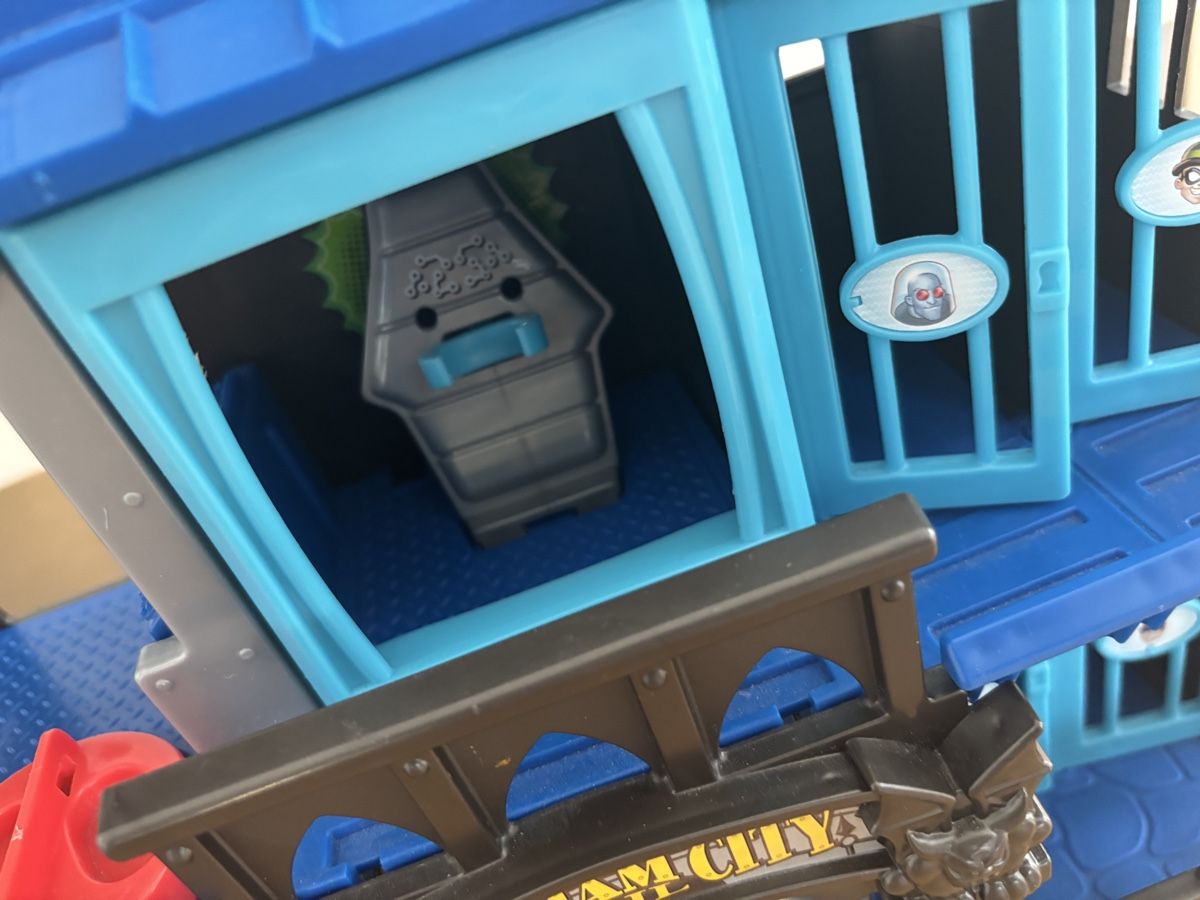 Giocattoli: Batman Gotham City Jail – Nuovo (secondo la descrizione) da Niederdorf venduto da KatrinT83 6