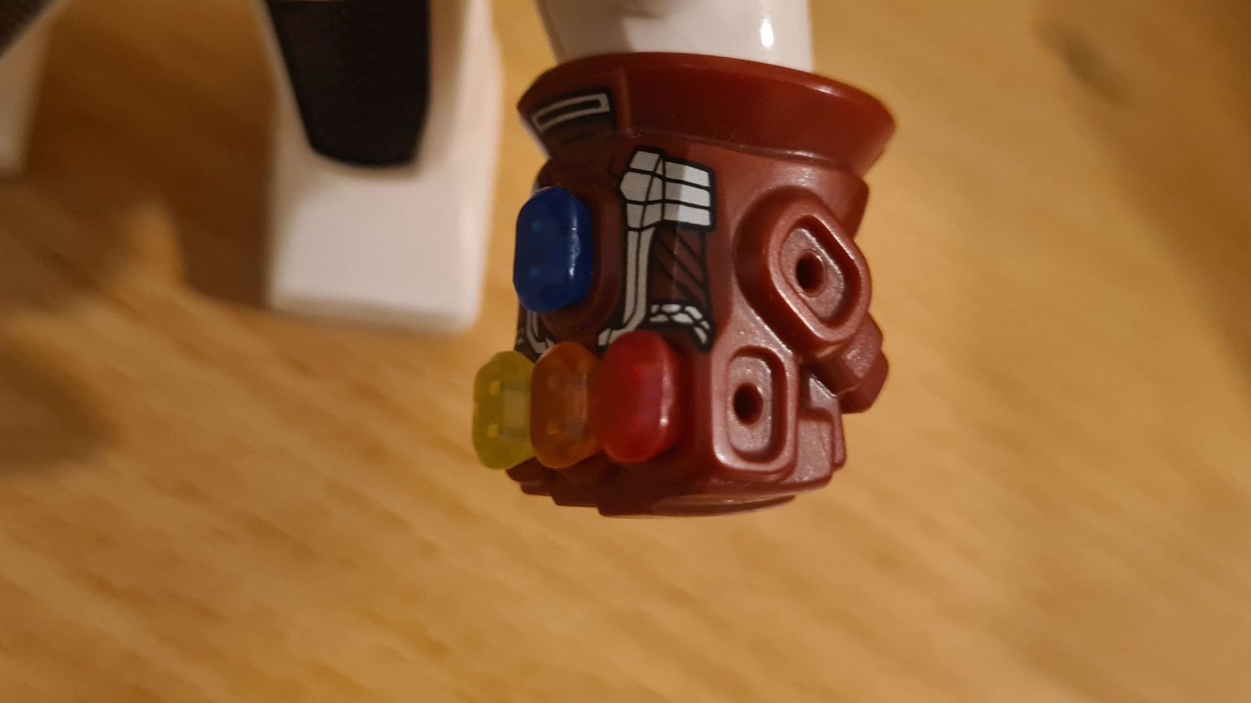 Lego Kit di costruzioni: XXL LEGO 76144 Endgame Hulk Minifigure Infinity Gauntlet – Usato da Winterthur venduto da stufaphi 3