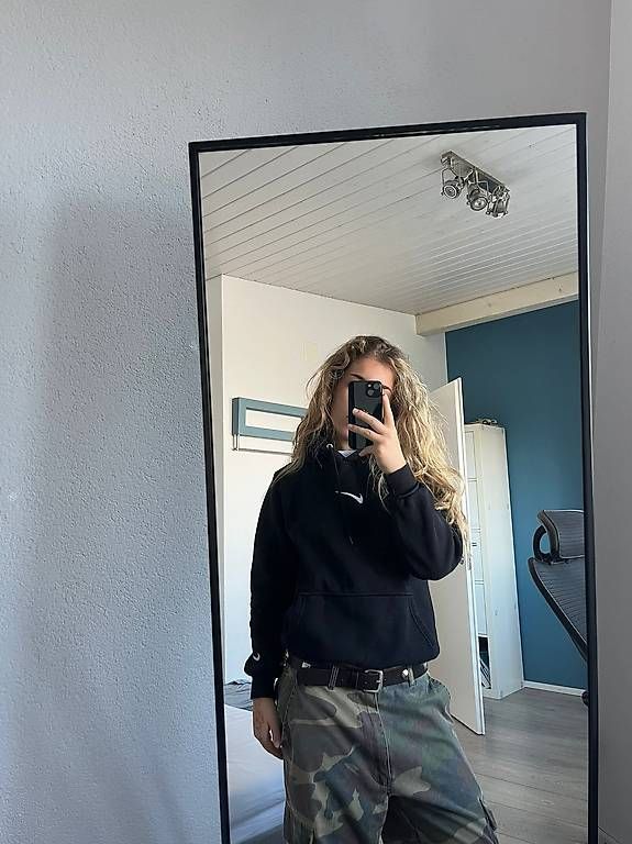Pullover & Sweatshirts: Nike Pullover Damen Schwarz Regular Fit Basic – Neu und originalverpackt aus Romanshorn von lap_zx8f