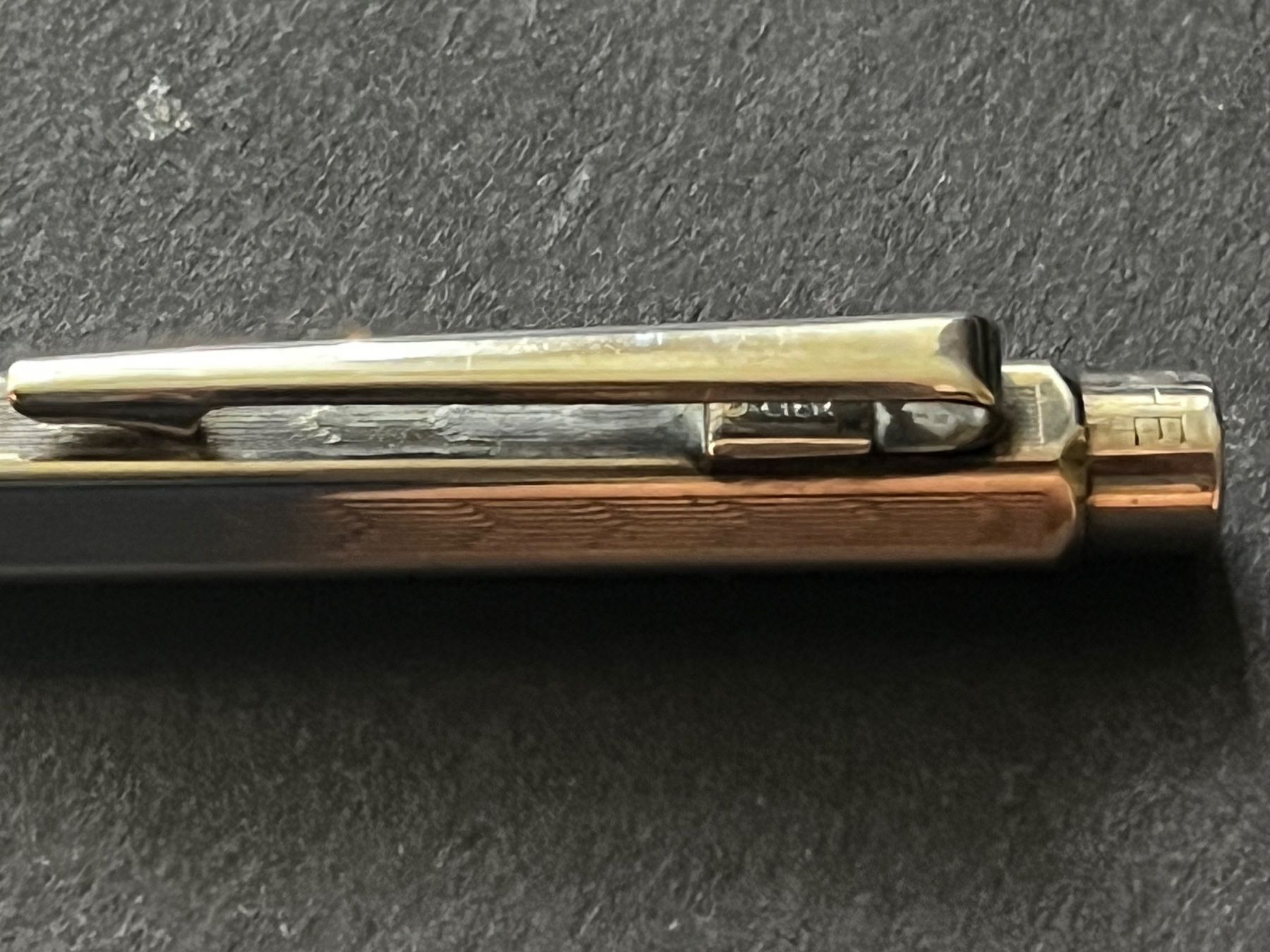 Caran D'Ache Matite, matite colorate & gessi: KURZER Caran d’Ache Ecridor Minenhalter Chevron versilbert – Usato da Zürich venduto da FV.vintage 1