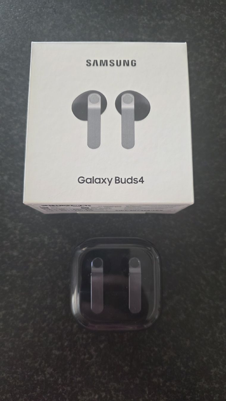 Samsung Kopfhörer: Samsung Galaxy EarBuds 4 – Neu (gemäss Beschreibung) aus Besenbüren von desireebuetler