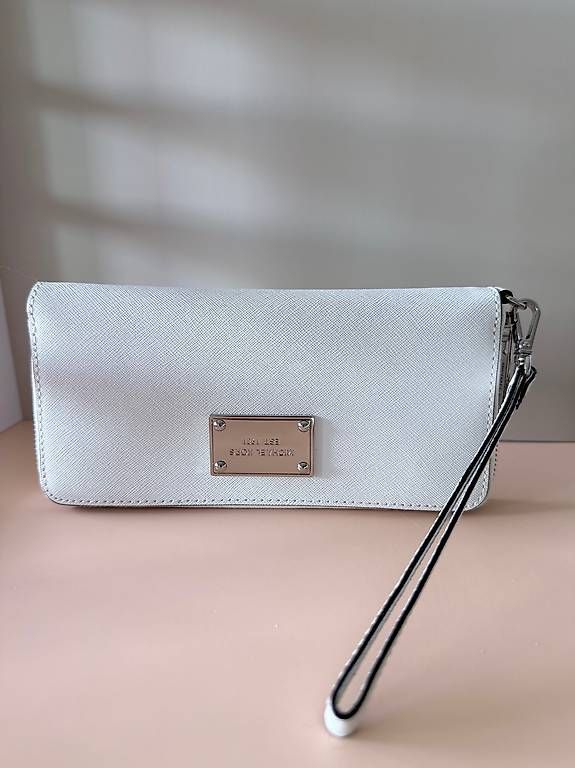 Michael Kors Portamonete: Michael Kors Geldbörse weiss – Nuovo e nell'imballaggio originale da Adligenswil venduto da ecirtaeb74