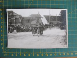 Photo carte d'une moto side-car, course Nyon-St-Cergue 1919