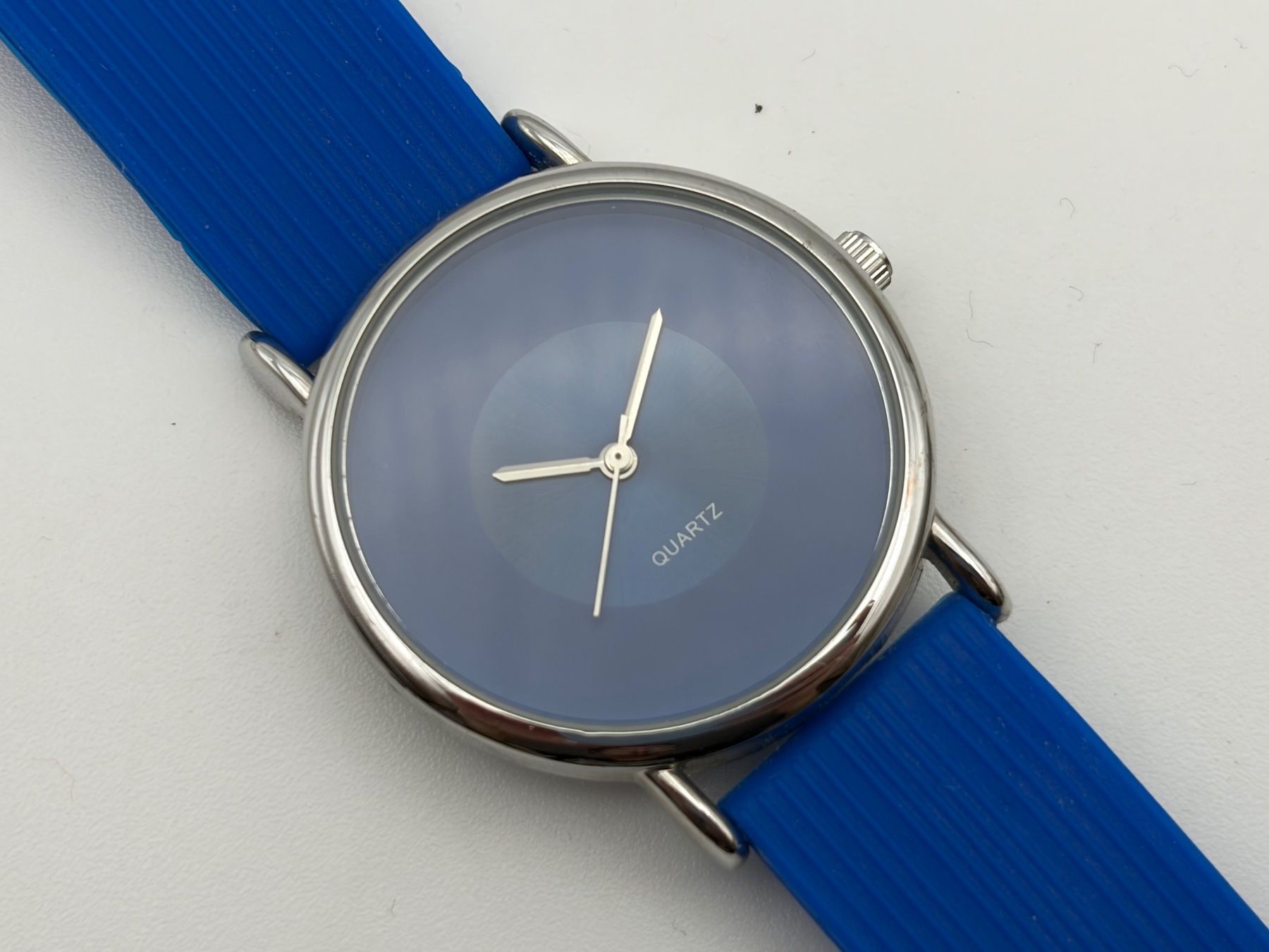 Montres: Quarz Armbanduhr – D'occasion à Unterentfelden par JG2026