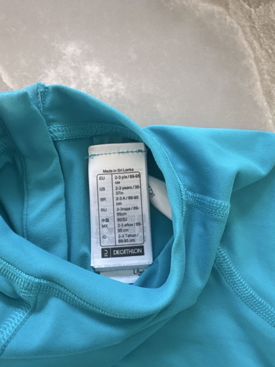 Decathlon Costumi da bagno: Schwimmshirt / UV-Shirt Decathlon – Usato da Eglisau venduto da nil_wls5 1