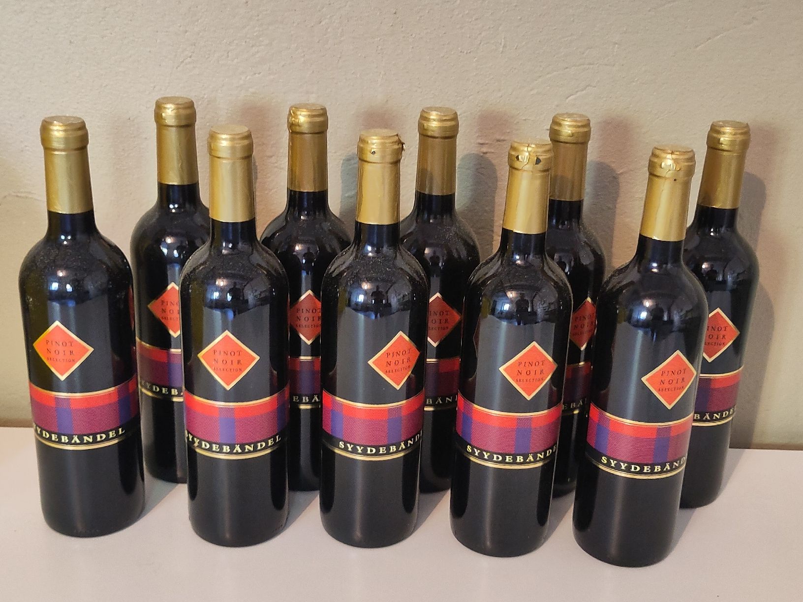 Vins: 10 FL. Syydebändel Pinot Noir Selection 2014 – Neuf (Voir description) à Basel par Morgenmuffel