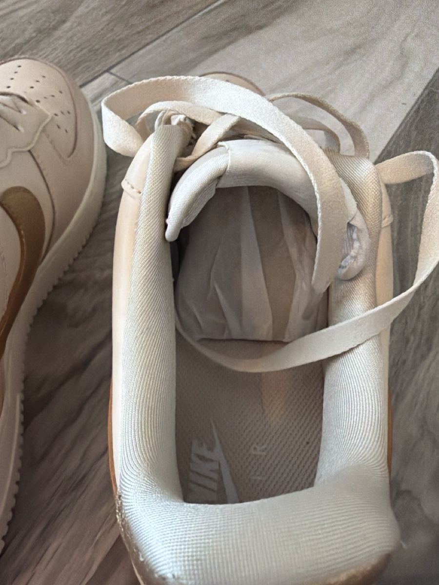 Nike Herrenschuhe: Baskets Nike Air Force 1 Beige Doré taille 43 – Neu (gemäss Beschreibung) aus St-Gingolph von emergency_one 6