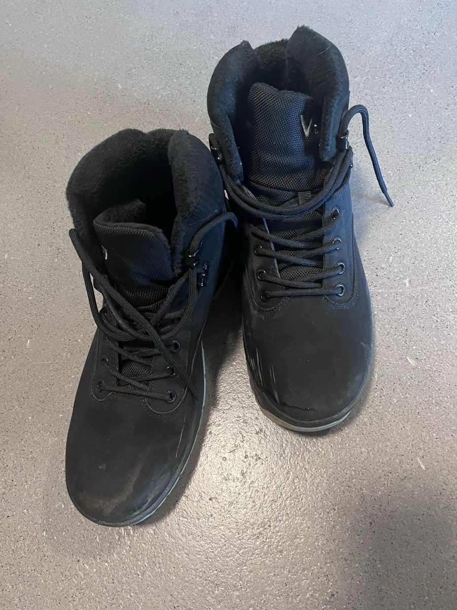 Scarpe da uomo: Winterschuhe gr 42 – Usato da Luzern venduto da Mangolina
