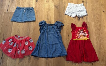 Girls clothing packet size 104-110