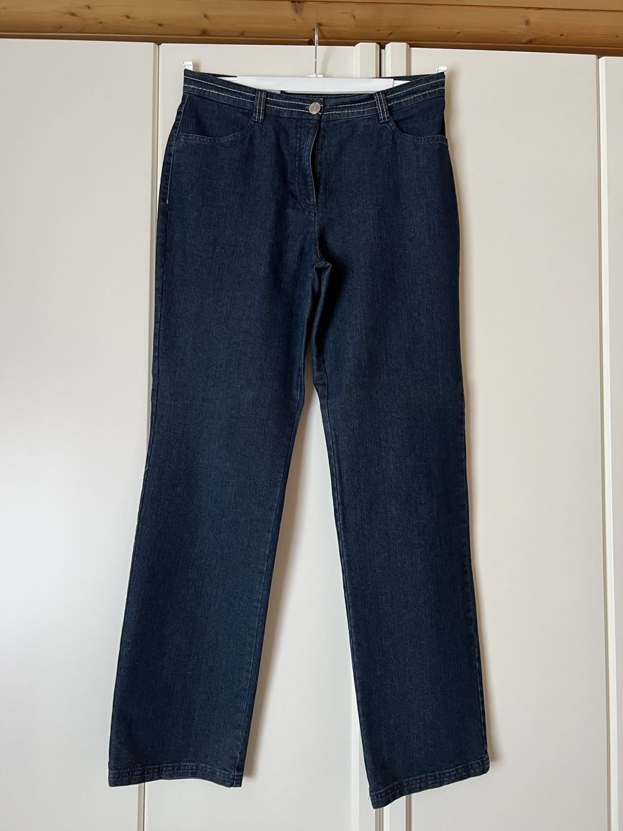 Jeans: Jeans dunkelblau Gr. 42 – Usato da Betschwanden venduto da Dognose