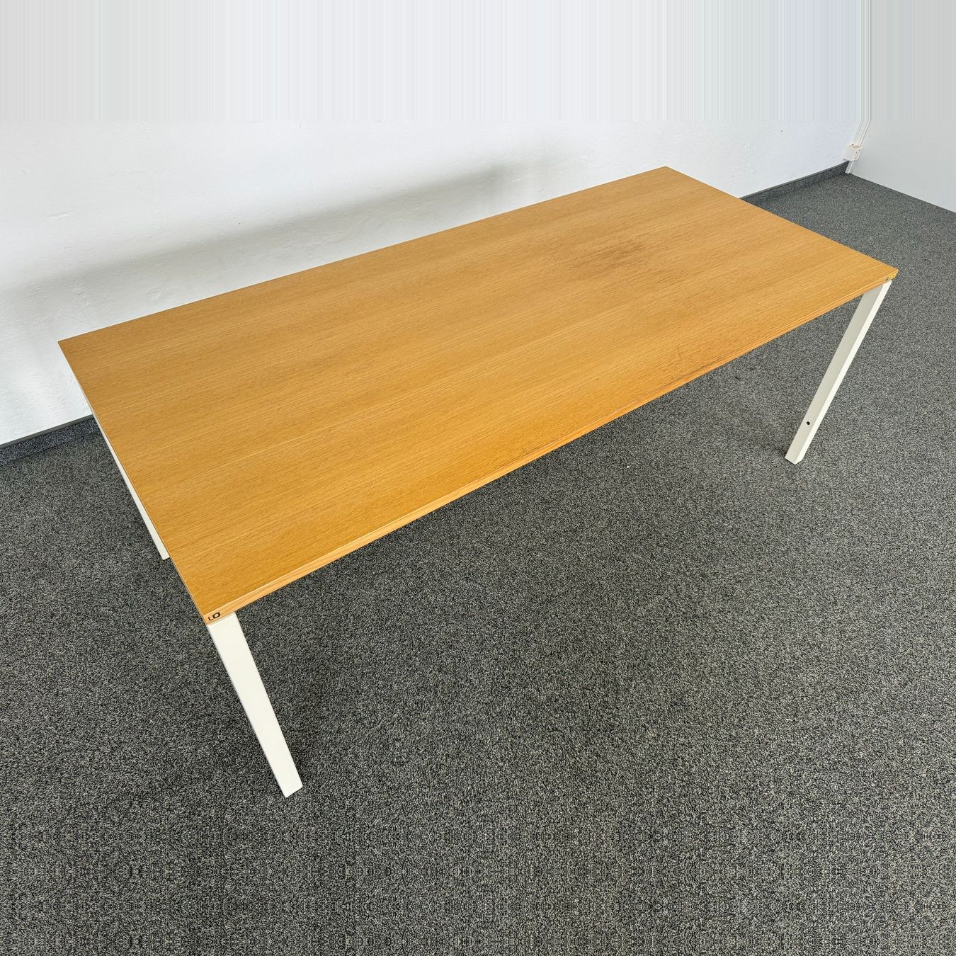 Lista Scrivanie: Lista Office LO Motion Schreibtisch Eichenfurnier/Perlweiss – Usato da Schönenwerd venduto da mcofficeshop 1