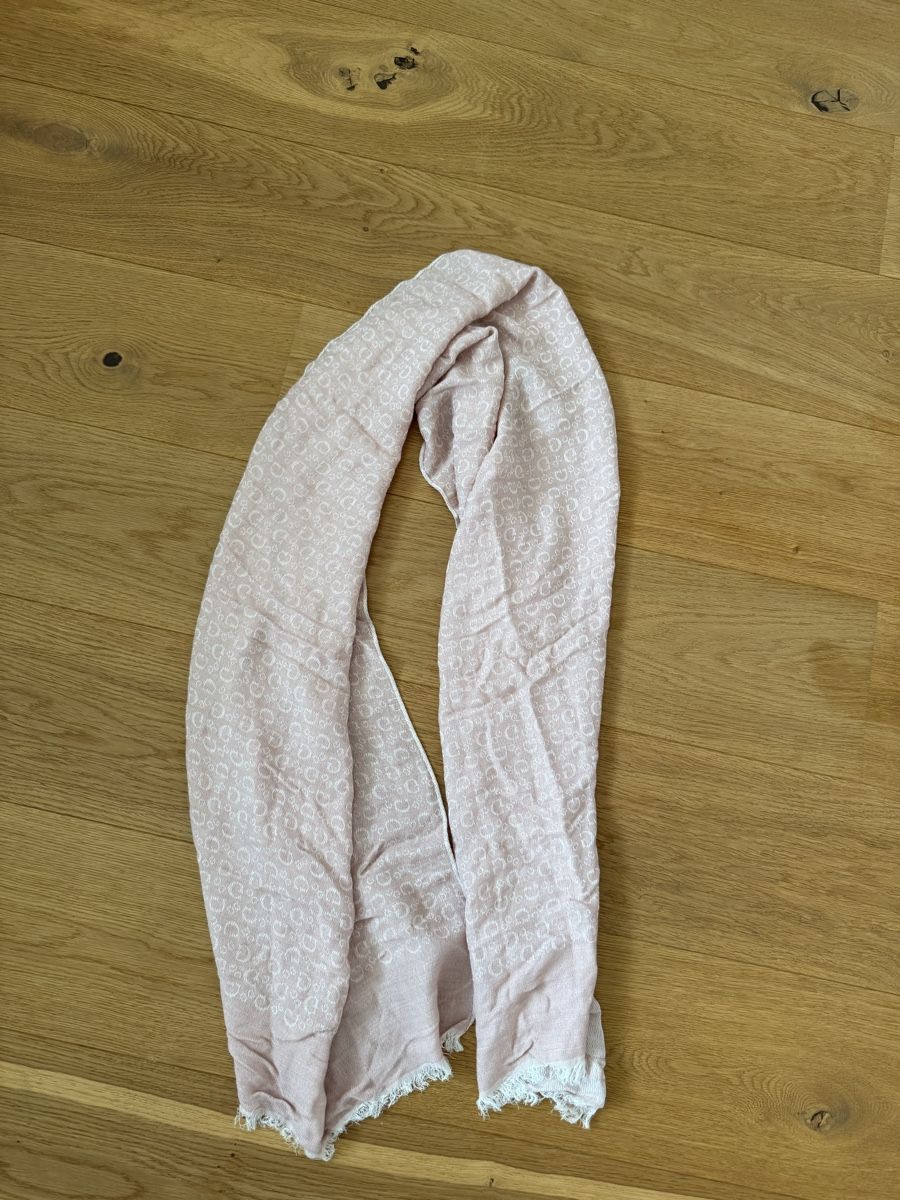 Guess Foulard & Sciarpe: Guess Schal – Usato da Hedingen venduto da vane.zh