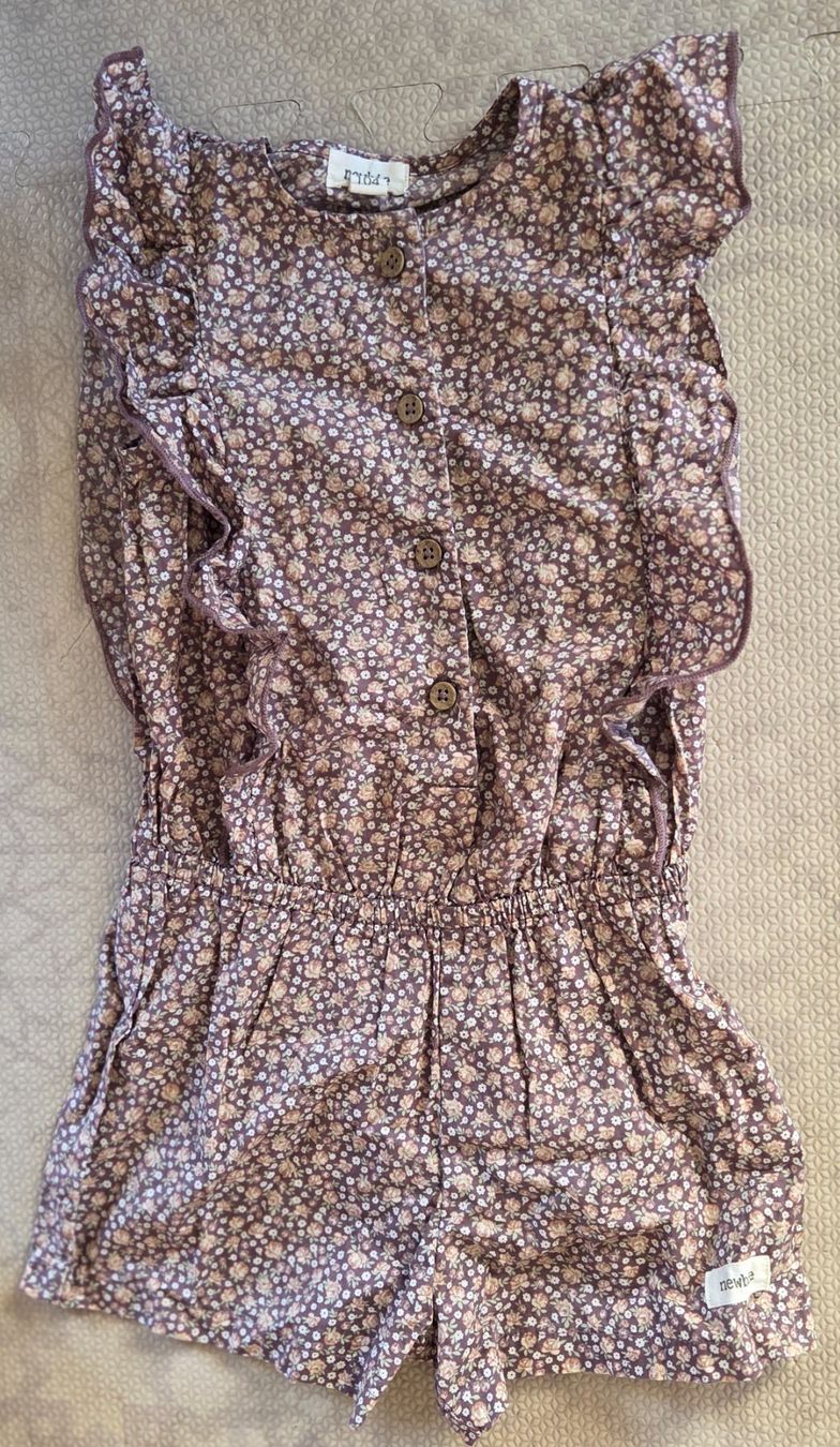 Jumpsuits: Newbie Einteiler, Gr. 104, Couvertversand – Gebraucht aus Seftigen von Durham01
