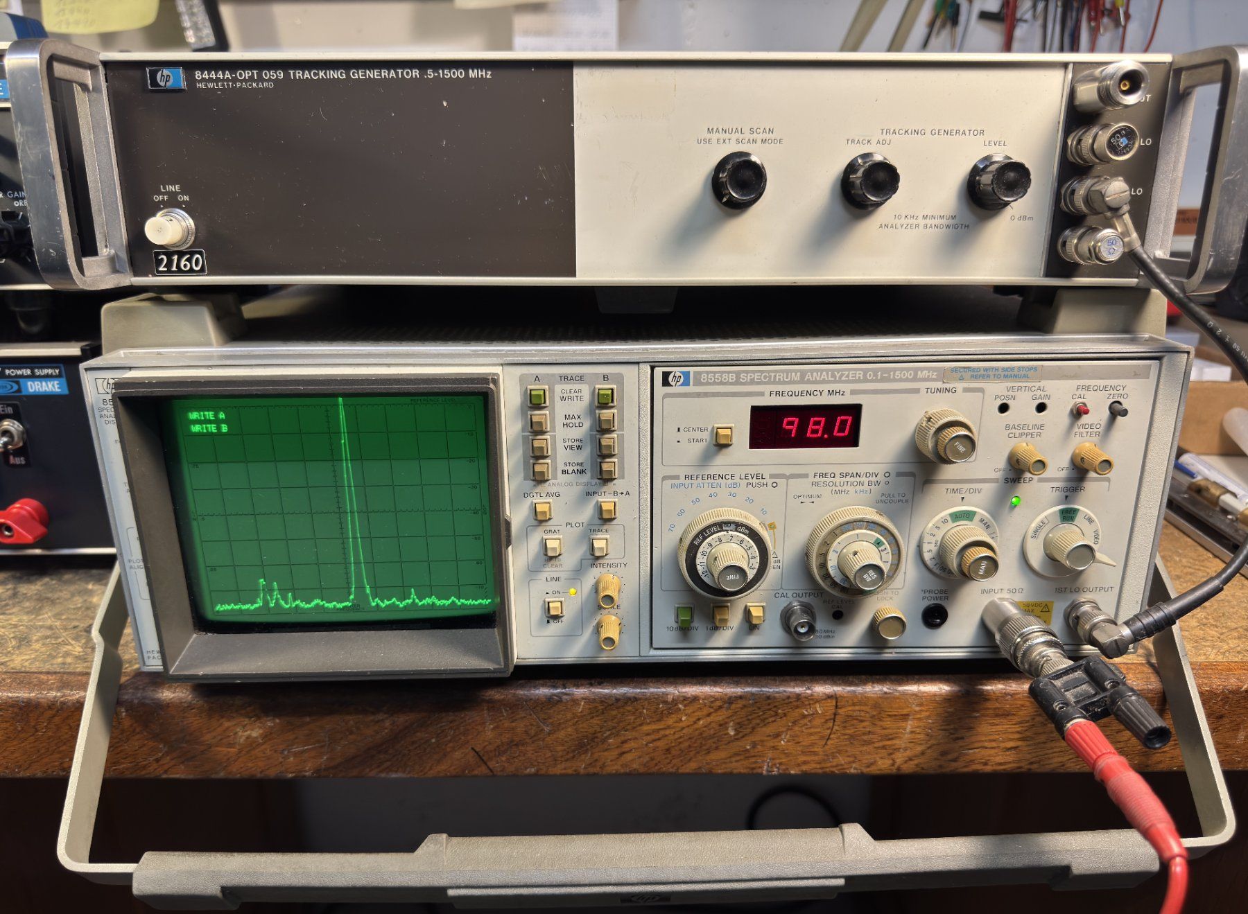 Hewlett Packard Misurare: Spektrum Analyzer HP 8558B mit Tracking Generator HP 8444 – Usato da Ins venduto da funkflieger 6