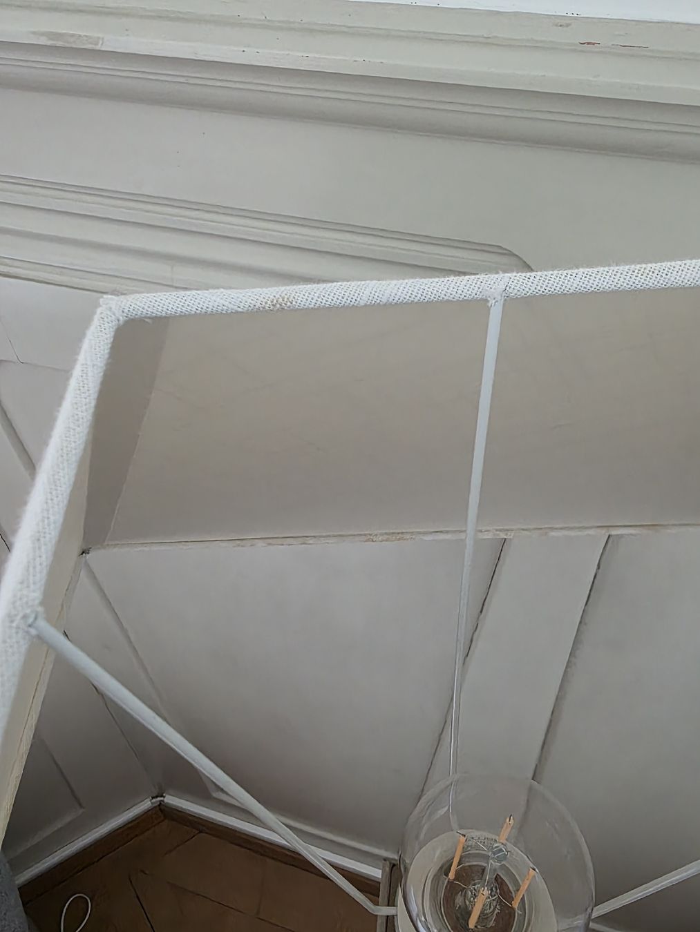 Lampade: Stehlampe - Holz grau mit Stoffschirm  – Usato da Zürich venduto da aez_25sd 1