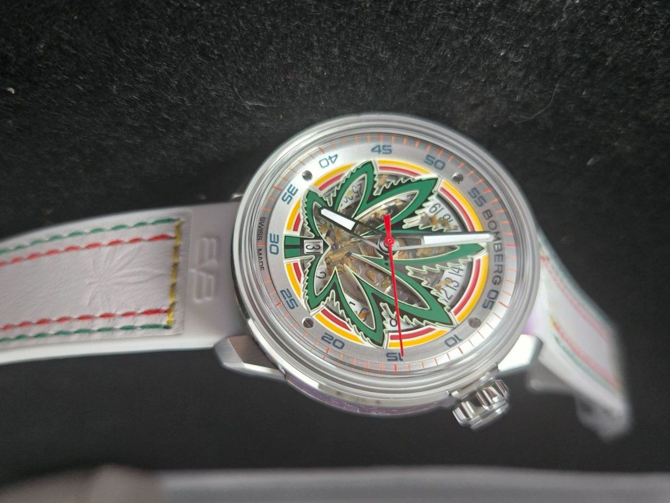 Bomberg Uhren: Bomberg BB-01 Automatic CBD White – Neu (gemäss Beschreibung) aus Chabrey von Horology 2