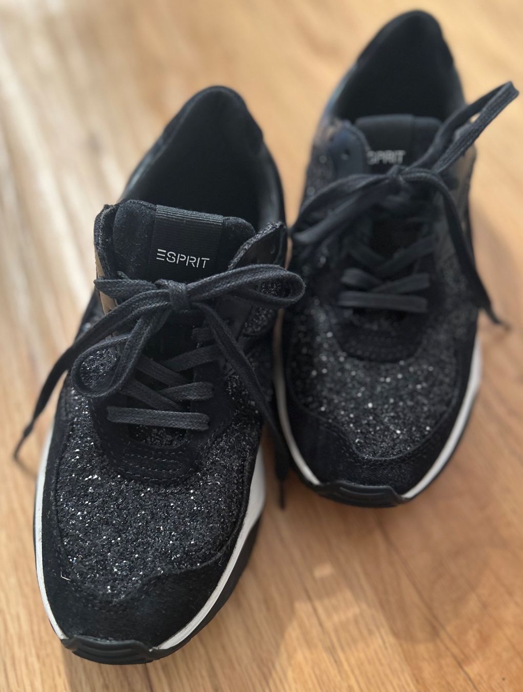 Damenschuhe: Esprit Damen Sneaker, Schwarz Glitzer, Grösse 37 – Gebraucht aus Schalchen von Kajo5