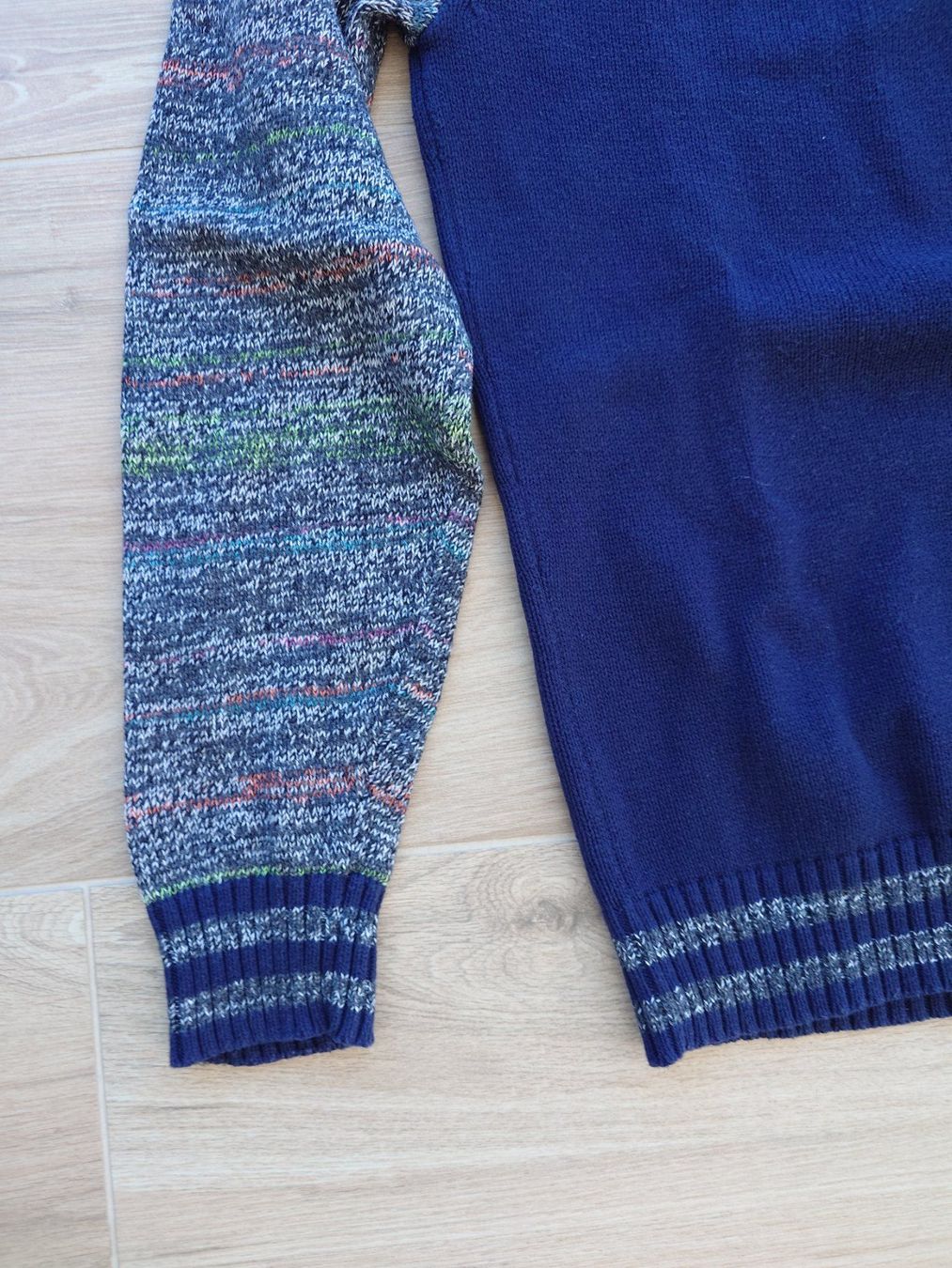 Pulls & Sweat-shirts: 2x Levi's Pulloves size M – D'occasion à Epalinges par bracelet123 2