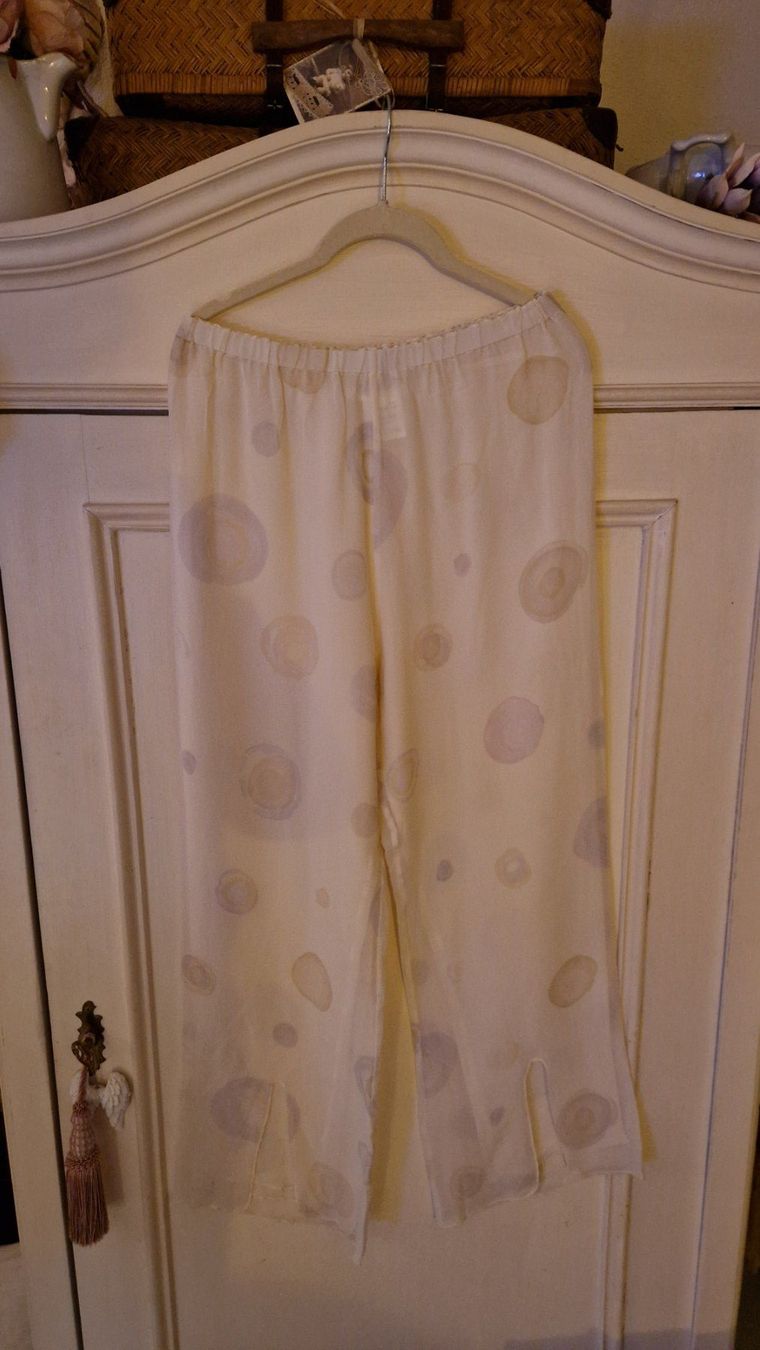 Marc Cain Pantaloni: Marc Cain Sommerhose 100% Seide – Usato da Rütihof venduto da Teddy1985