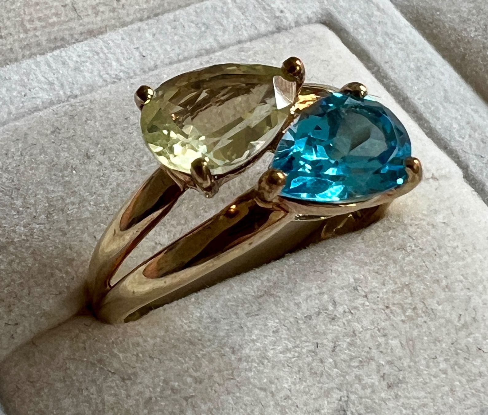 Ringe: Gold-Ring 9K mit Farb-Steinen – Gebraucht aus Chur von Penting1935 1